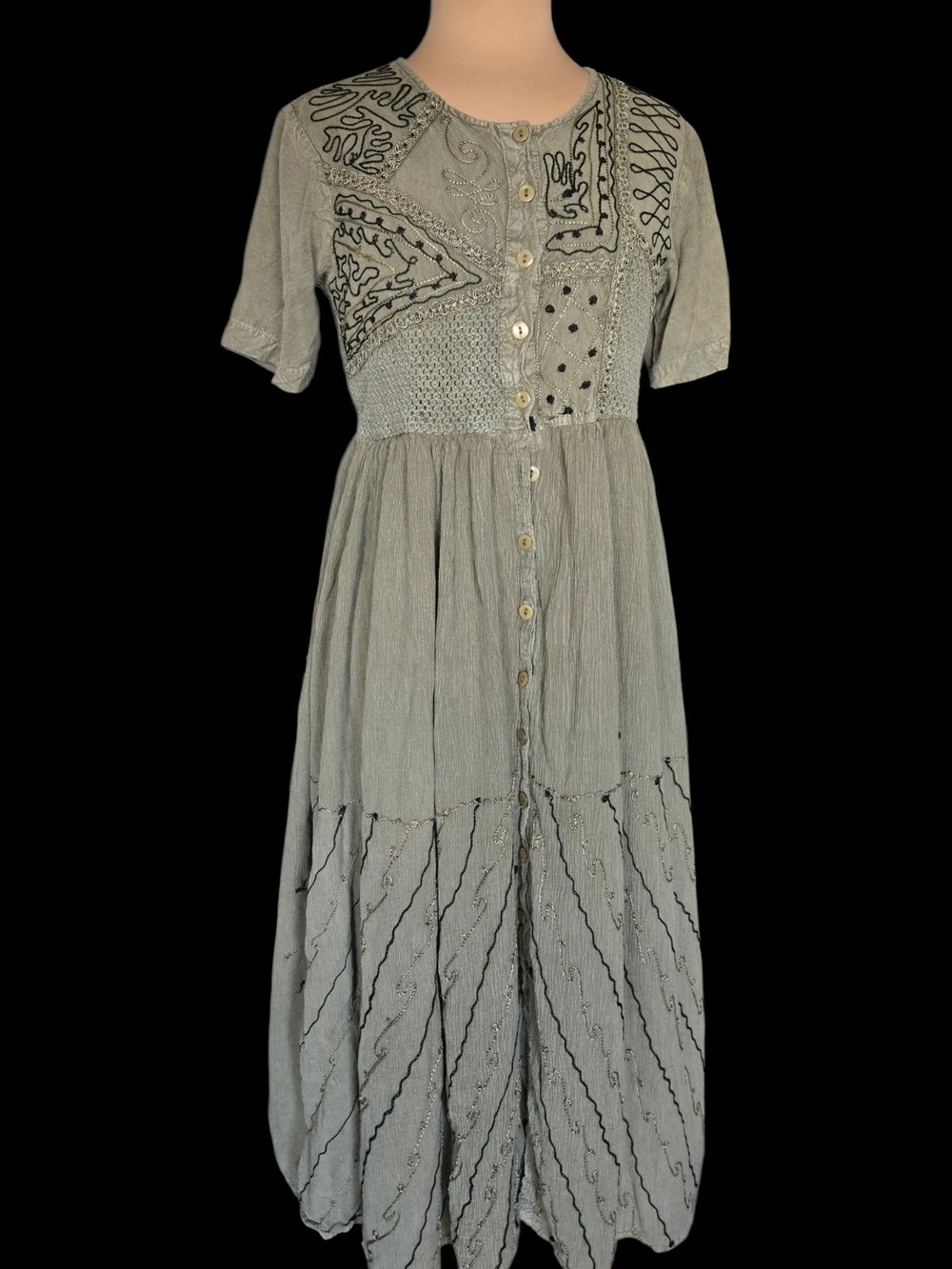 M.P.H Sage Green Embroidered Button-Front Maxi Dress Sz L